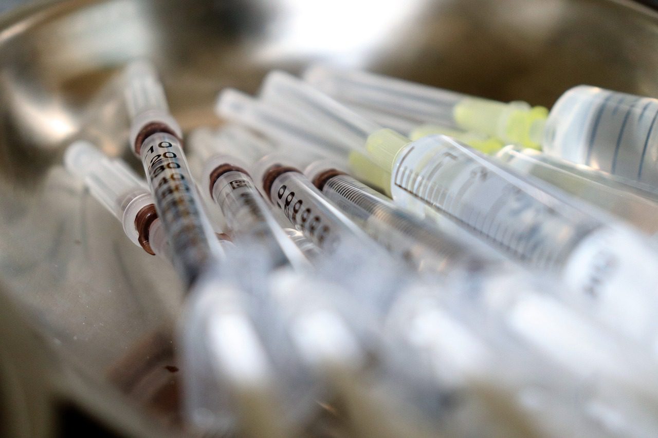 Vaccinologysyringes-5057119_1280